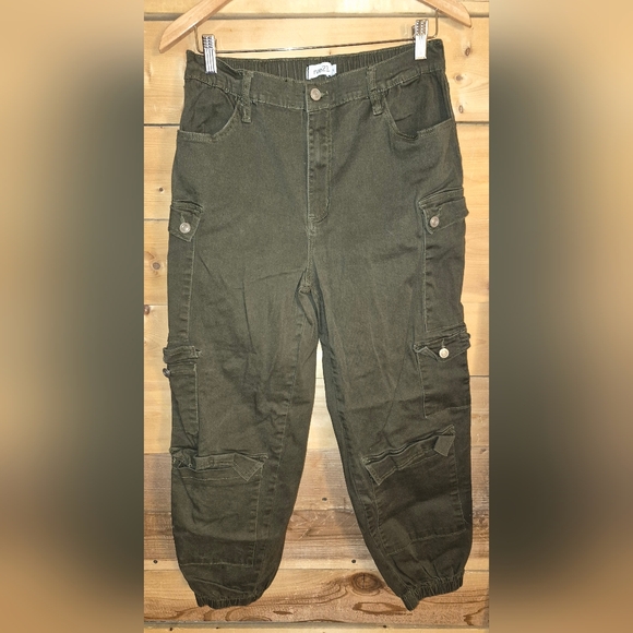 Rue21 Khaki Green Trousers - Picture 2 of 7